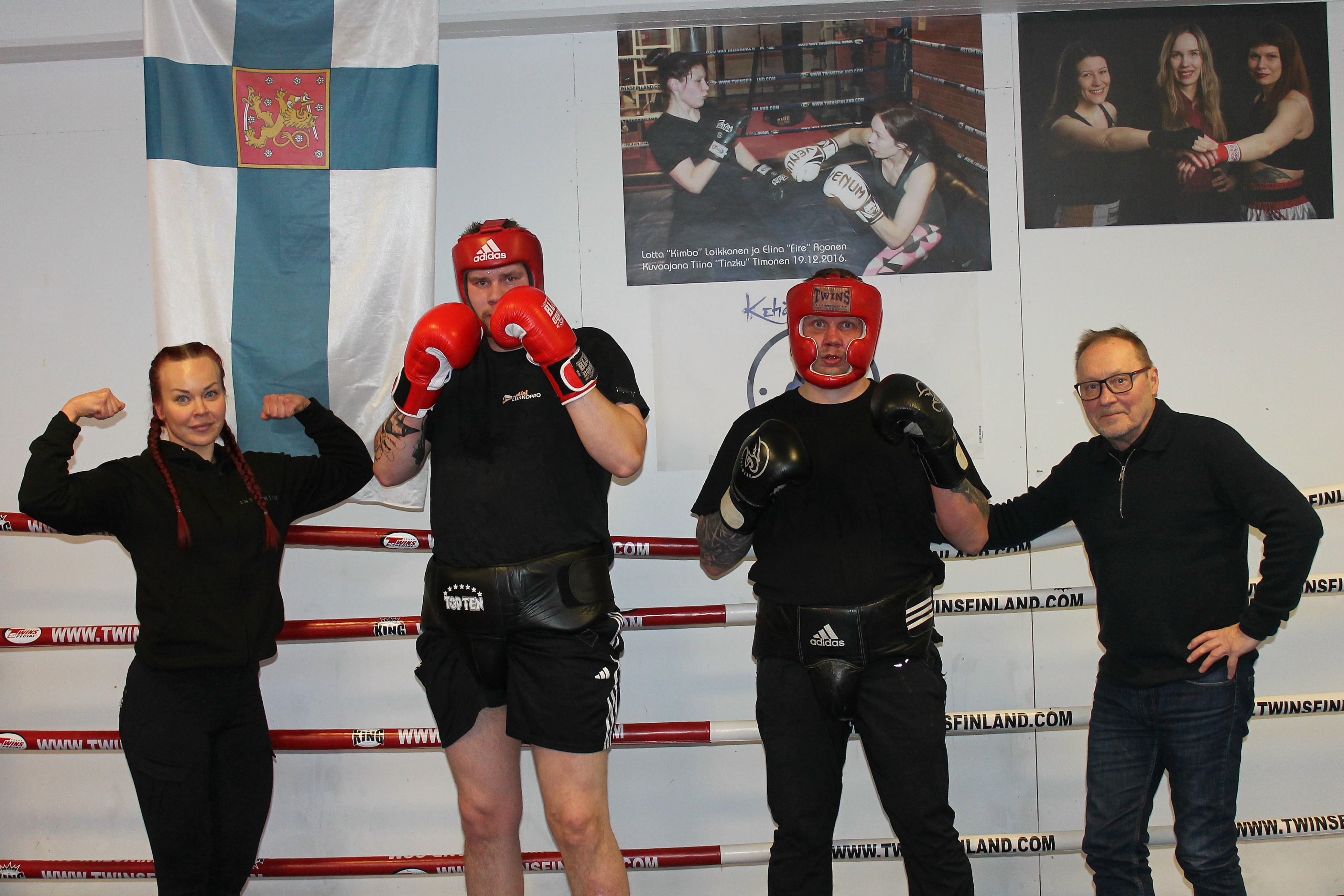 
Promoottorit Jemina Mäkelä ja Markku Pirinen olivat tyytyväisiä nyrkkeilijöiden esityksiin.
