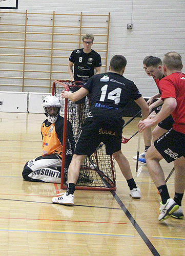 Coach Teamin kotiottelun parhaana palkittu Tommi Martikainen piti maalinsa puhtaana lähes loppuun asti. 