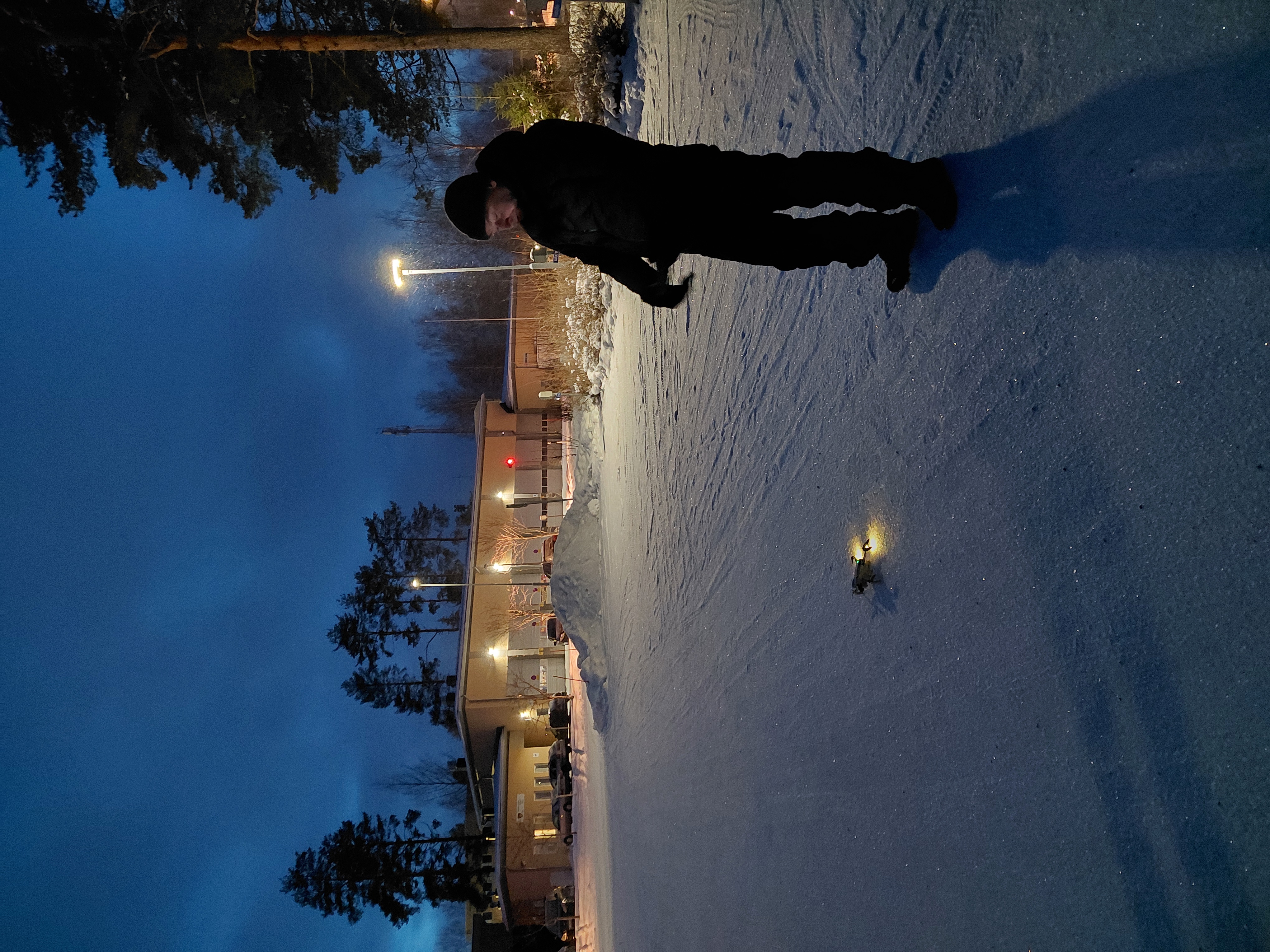 Digiasiantutija Ukko Torni piti dronekurssin Digituvalla. 

