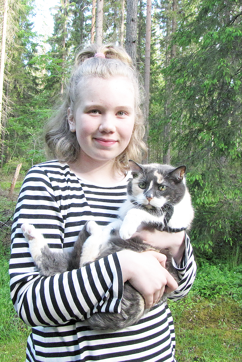 Rakas kissavanhus. Linnea Hakolalle Emma-kissa on tärkeä. 