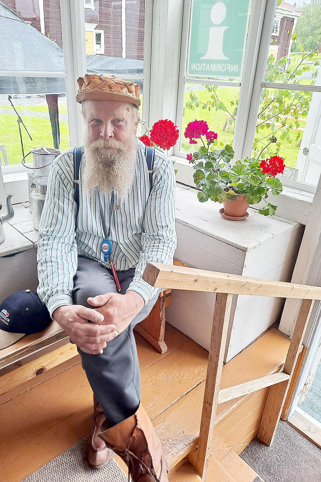 Juuan vävy. Pauli Niemelä antaa parran kasvaa Annen mieliksi.