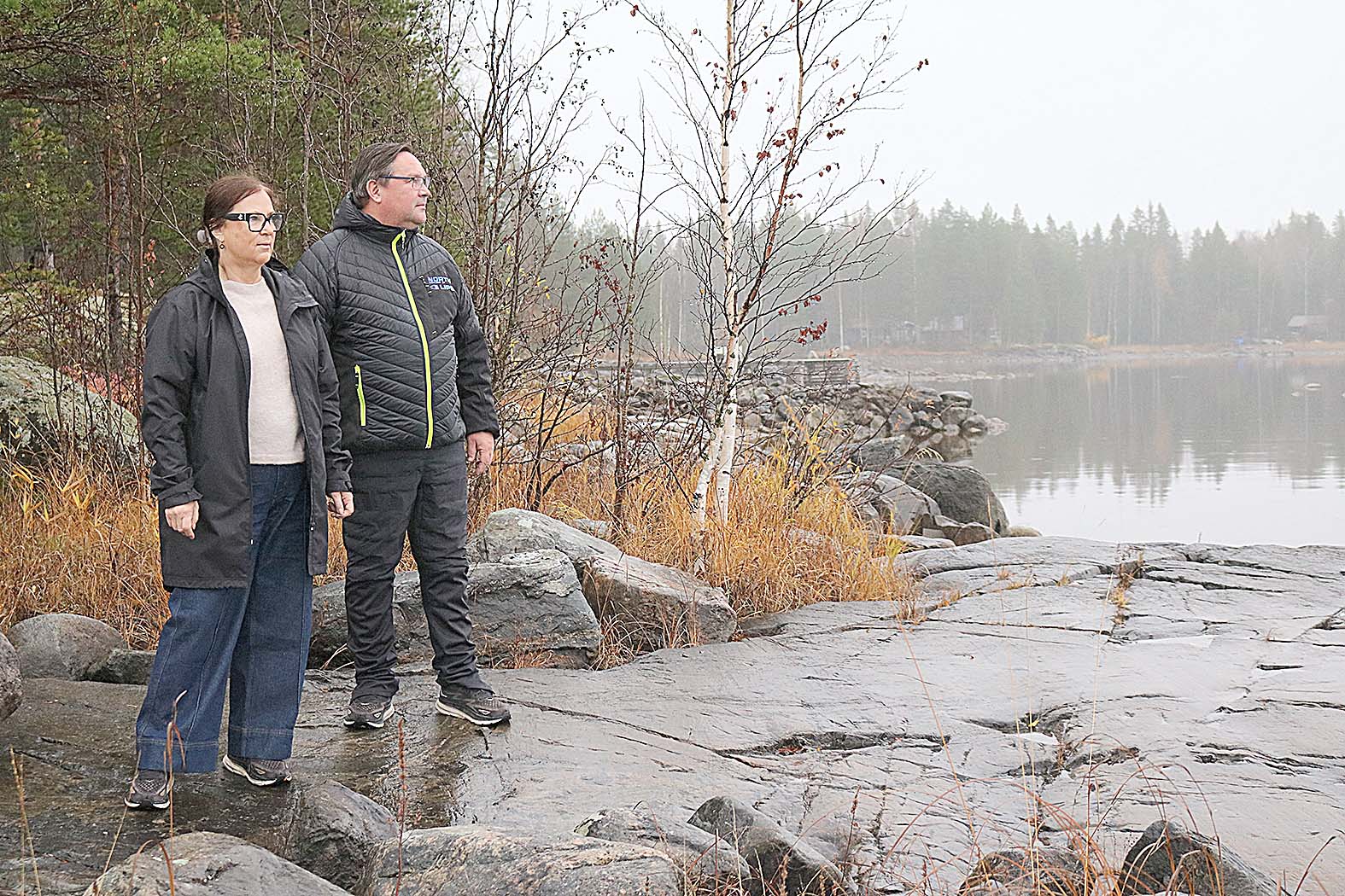 Luonnon rauha hivelee sielua ja laineiden liplatus on musiikkia korville, ajattelevat Marja ja Esa Mononen.