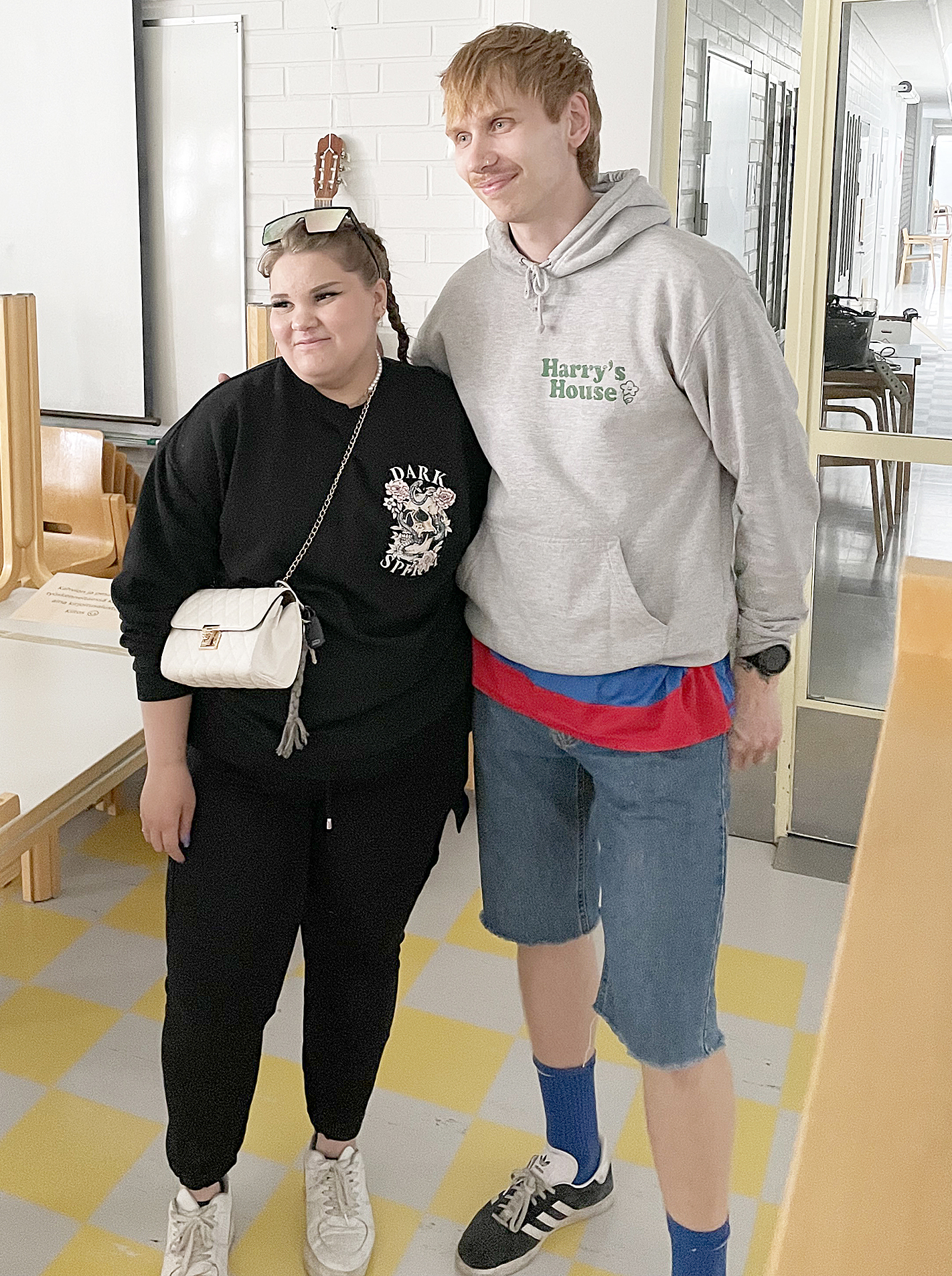 Saaga Veikanmaa yhteiskuvassa Aleksanteri Hakaniemen kanssa Meet&Greet tilaisuudessa.
