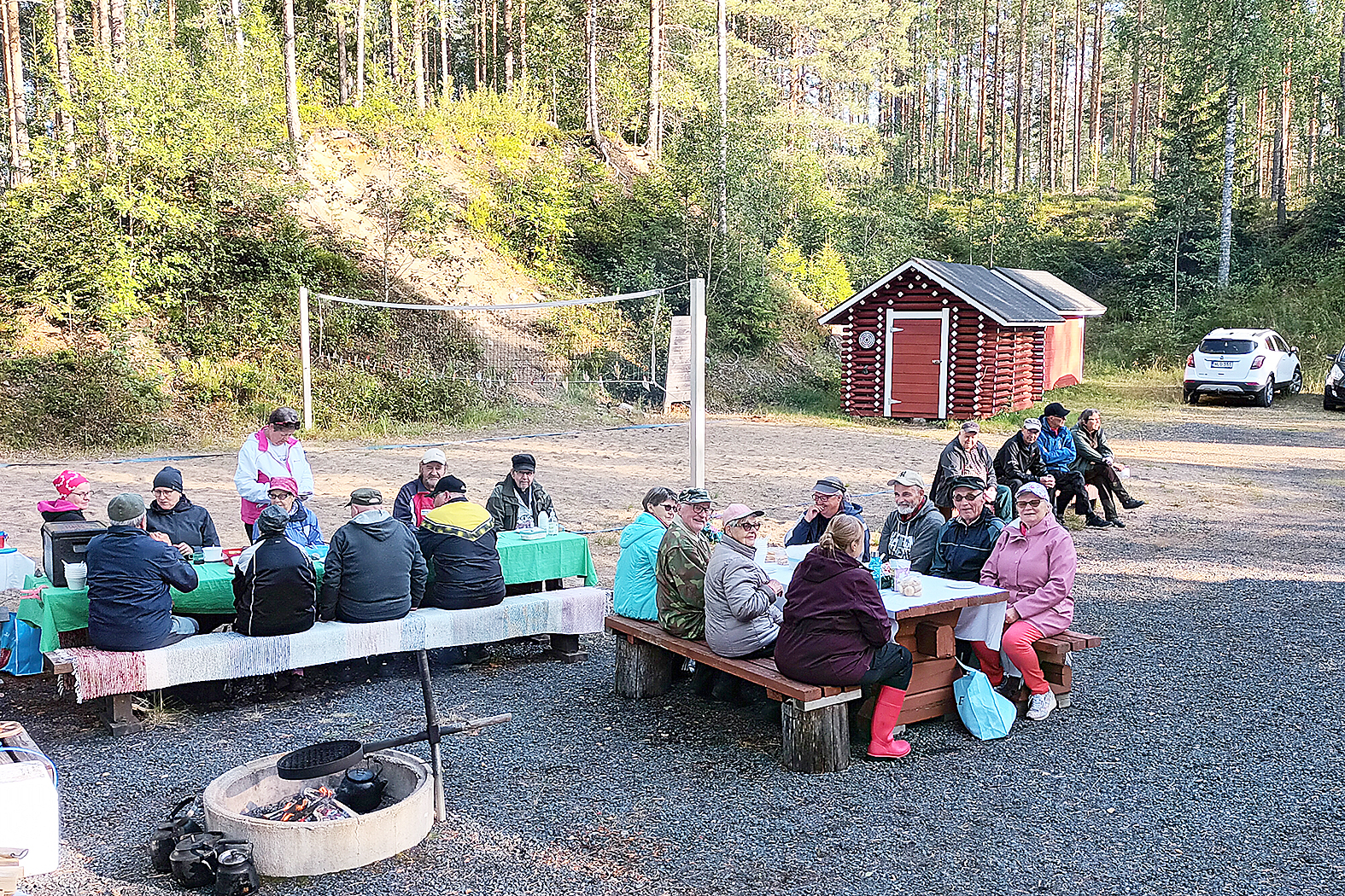 Mölkkyporukka koolla Tamminiemen kodalla 