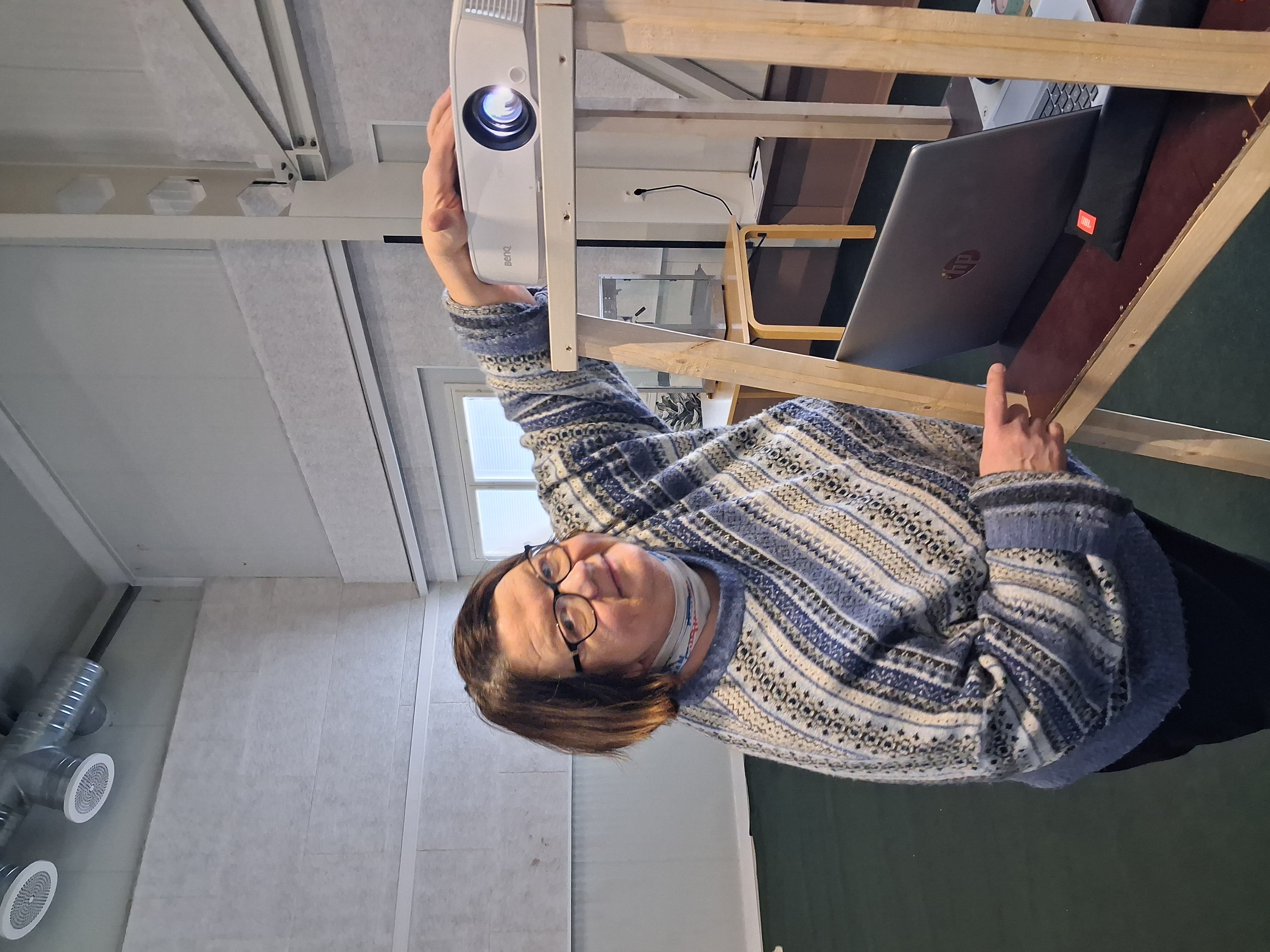 Kolin Seudun Kehittämisyhdistyksen puheenjohtaja Sirpa-Liisa Pääkkönen toimi projektorin hoitajana.