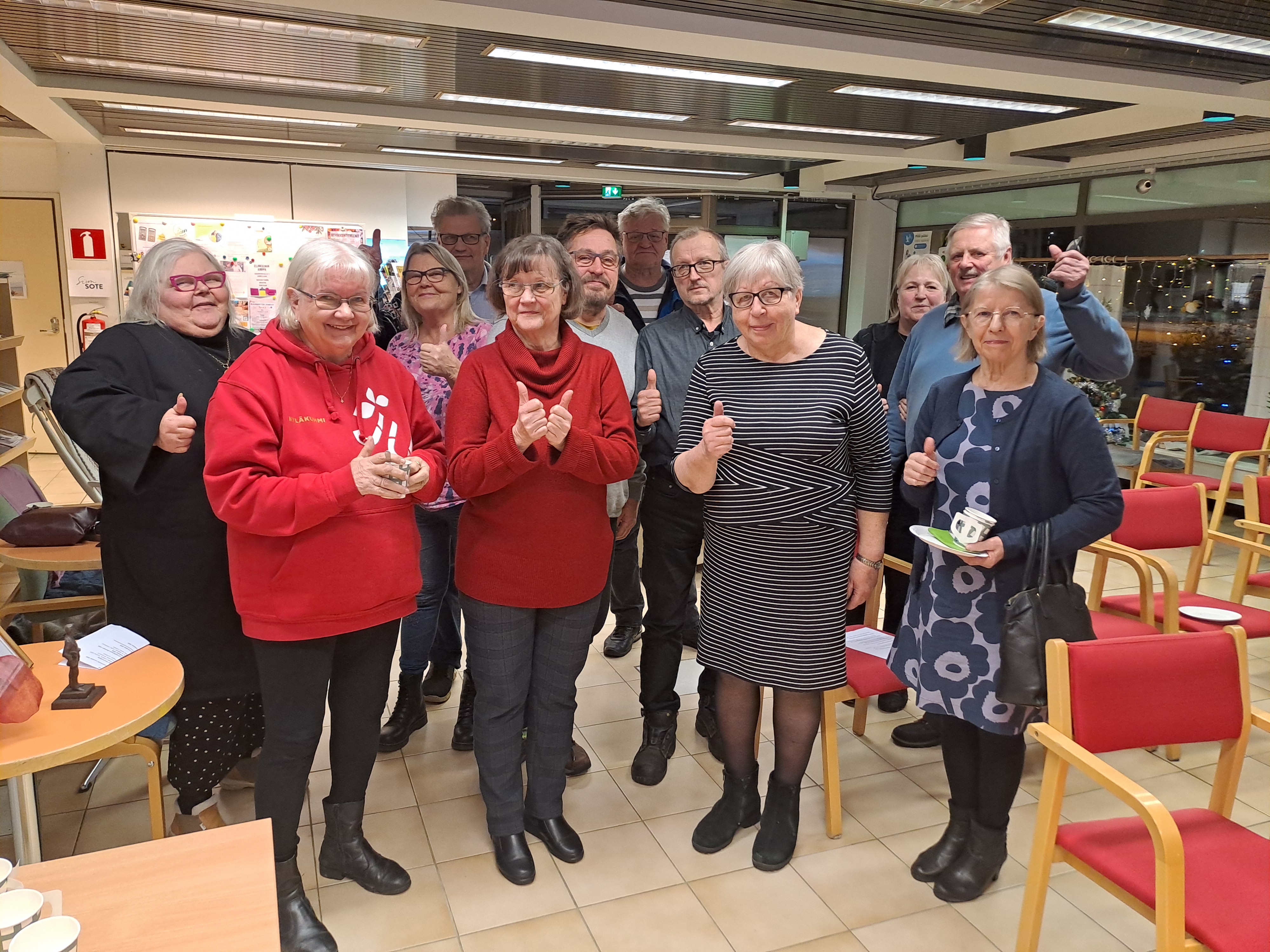 Juuka-seuran syyskokouksessa päätettiin henkilövalinnoista. Puheenjohtajana jatkaa Eija Meriläinen (edessä toinen oikealta).