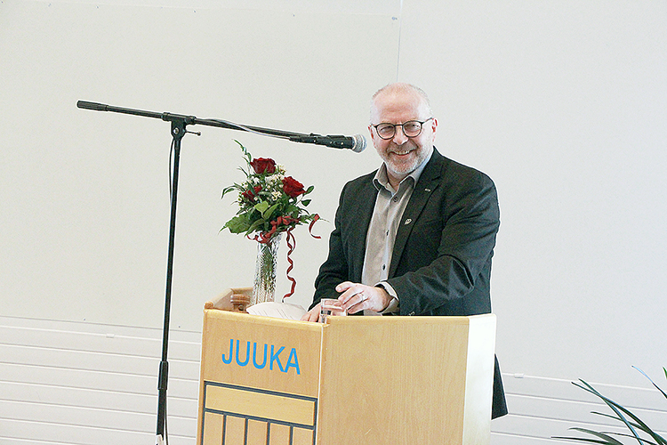 Juha Mustonen korosti sydänyhdistyksen perustehtävän, vertaistuen, tärkeyttä myös jatkossa.