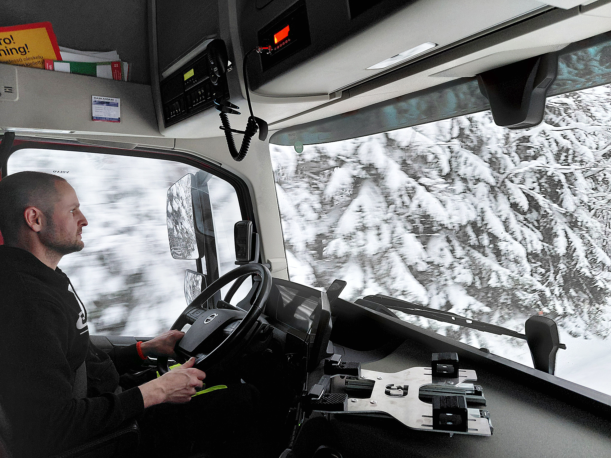 Toimitusjohtaja istuu rekan ratissa vuoden ympäri.