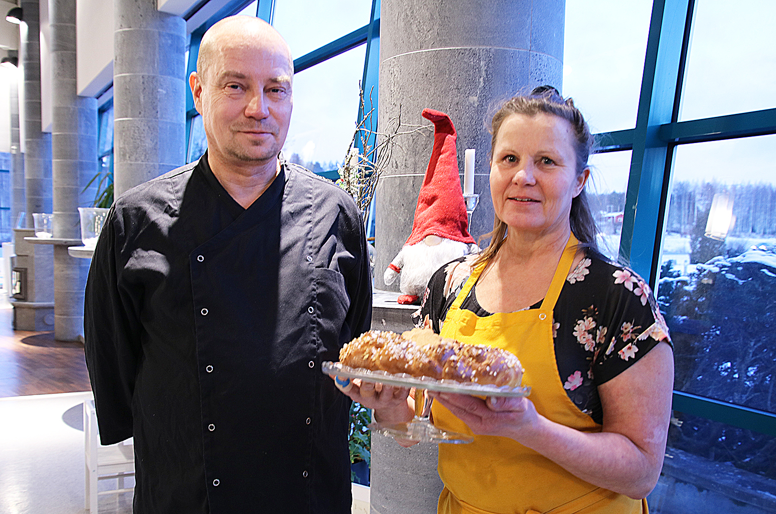  Kivikylän kanttiinissa keskiviikkona ja torstaina tarjottava joululounas tietää kiireisiä päiviä yrittäjäpariskunta Ville ja Terttu Pasaselle.

