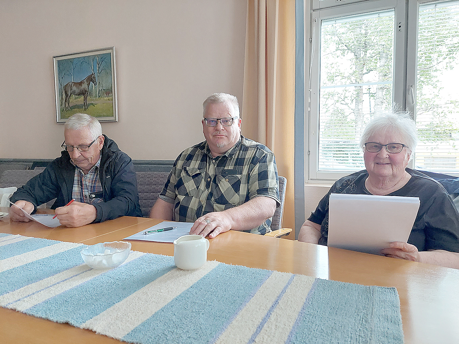 Aluevalituksen toimeksipainijat Arvi Martikainen, Arto Lehikoinen ja Leena Mäkäräinen.