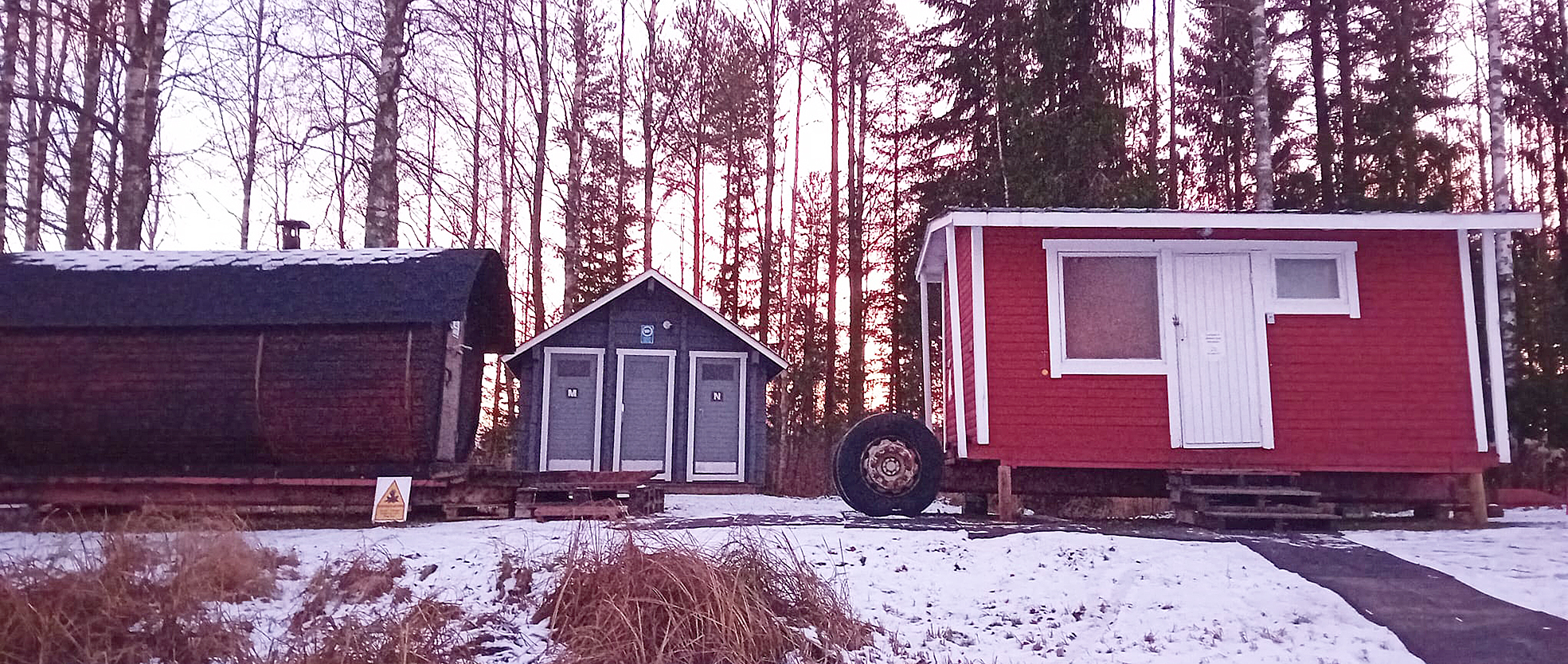 Pielisen rantaan pääsee jo uimaan hyiseen veteen.