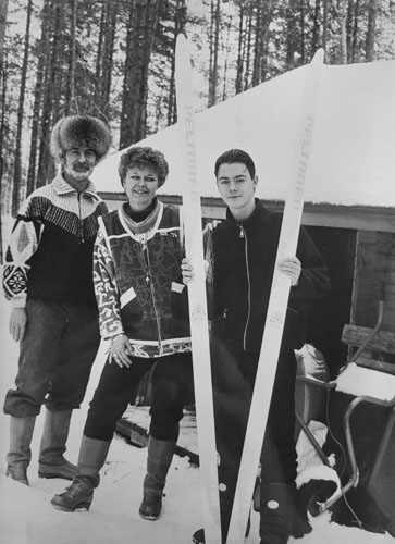 Carel Sanders noin 15-vuotiaana, jolloin hän kävi ensimmäistä kertaa Juuassa vanhempiensa Hugon ja Haije Nilssonin kanssa. Kuva: Carel ja Elsa Sandersin kotiarkisto