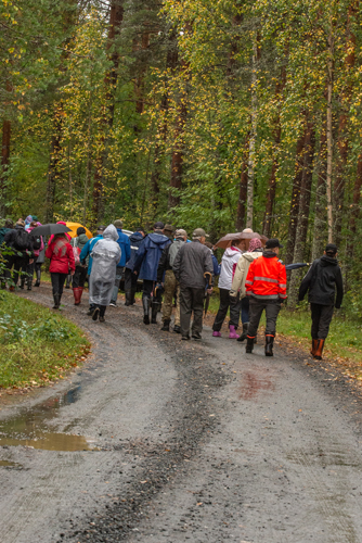 Tämänvuotinen Ellinvaellus toteutettiin sateisessa syyssäässä.