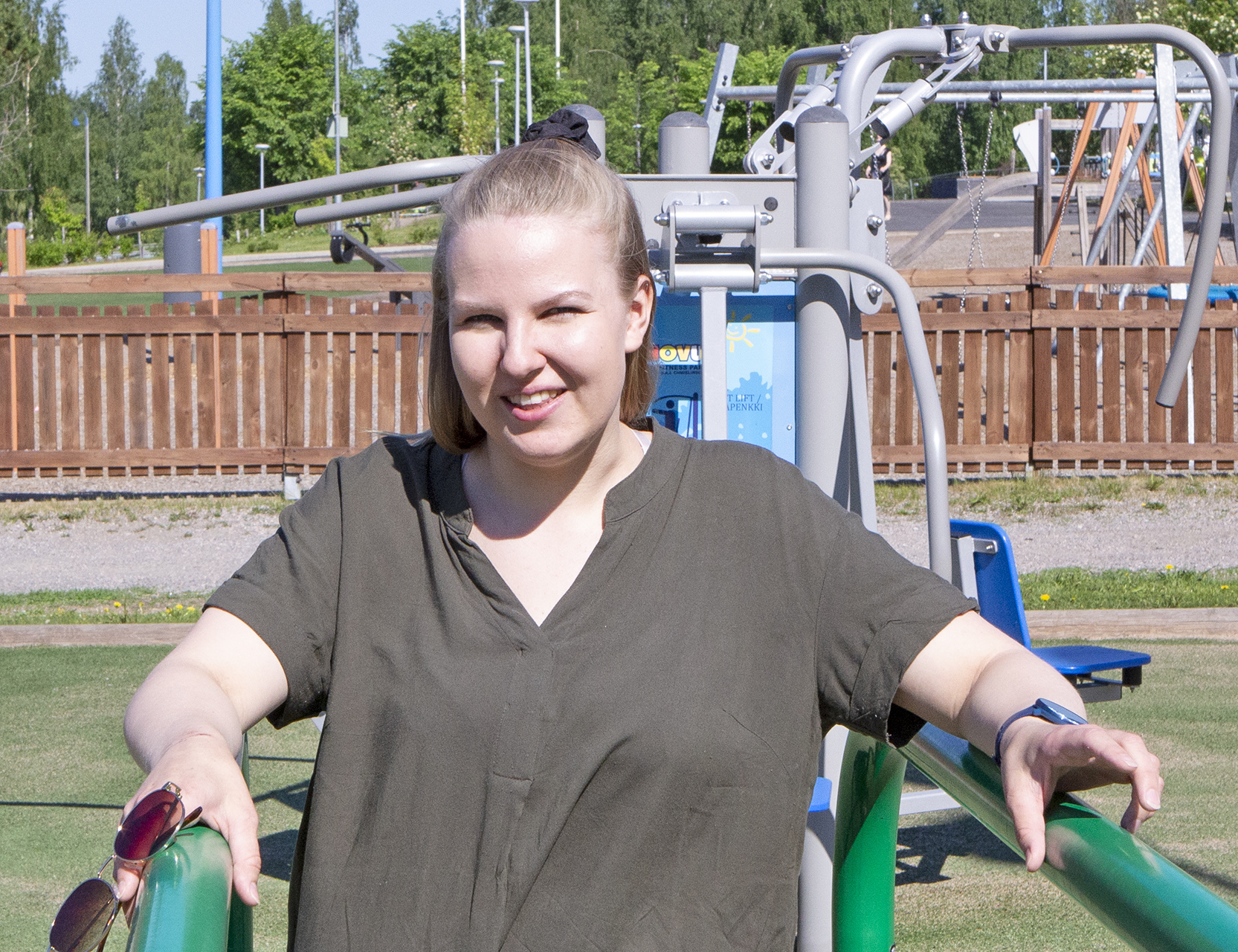 Myös ulkokuntosali ja muut kiinteistöihin kuuluvat ulkotilat ja rakennelmat kuuluvat Emmi Huttusen hoivan alle.
