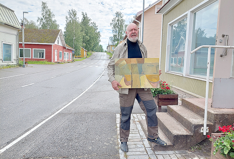 Esa Maa on ihastunut Puu-Juukaan ja haluaa tutustua juukalaisiin.

+

