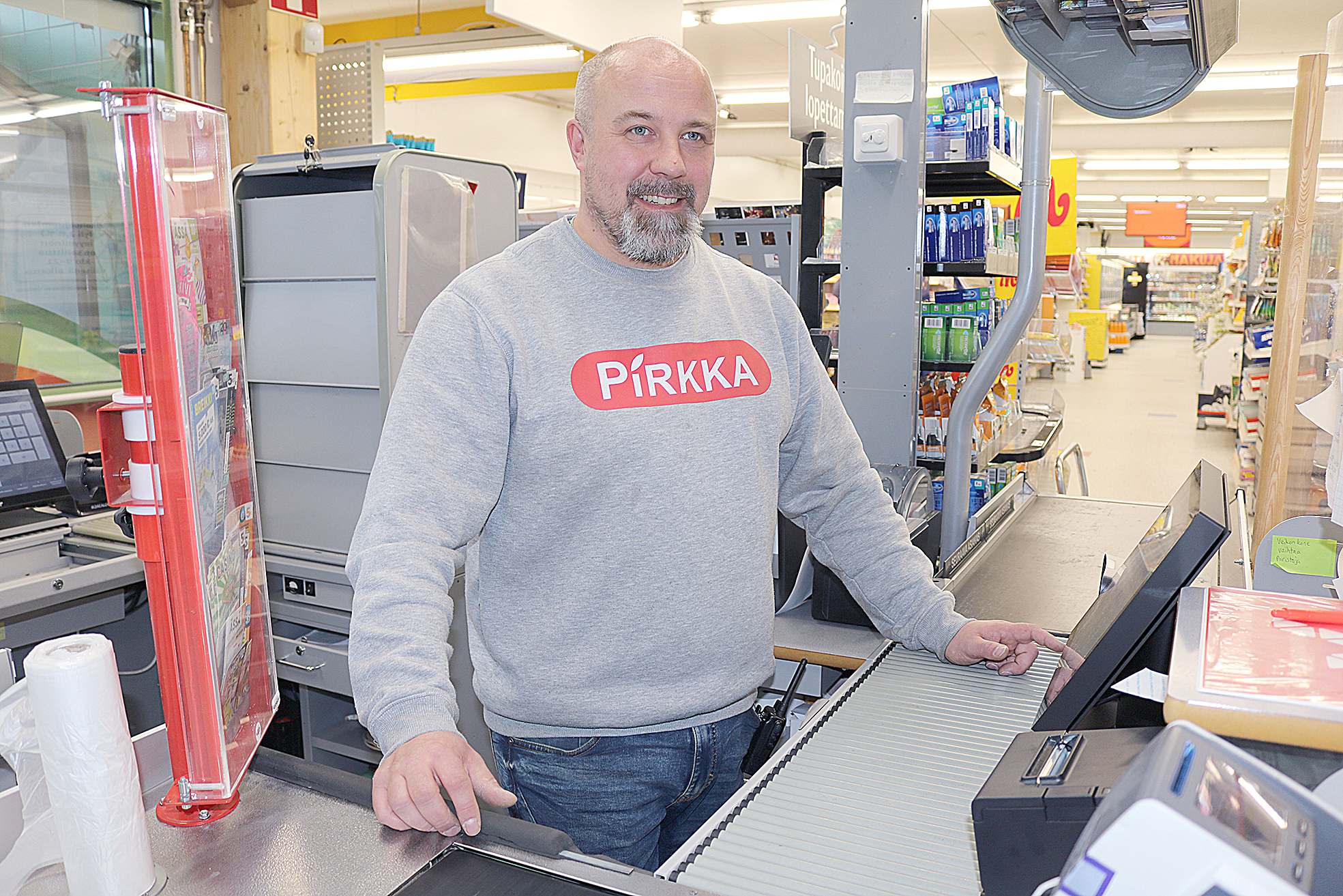 K-market Pielisherkun uusi kauppias Heikki Ikonen kertoo olevansa lähes päivittäin tavattavissa myymälässä. Myös yrittäjäpuoliso Susanna on tavattavissa kaupassa aika ajoin.