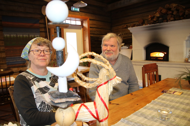 Joulua jo odotellaan myös Kestikievari Herranniemessä. Yrittäjäpariskunta Erja ja Tapio Nevalainen kertovat, että joulunpyhiksi on paikalle tulossa lähes 20 hengen seurue.