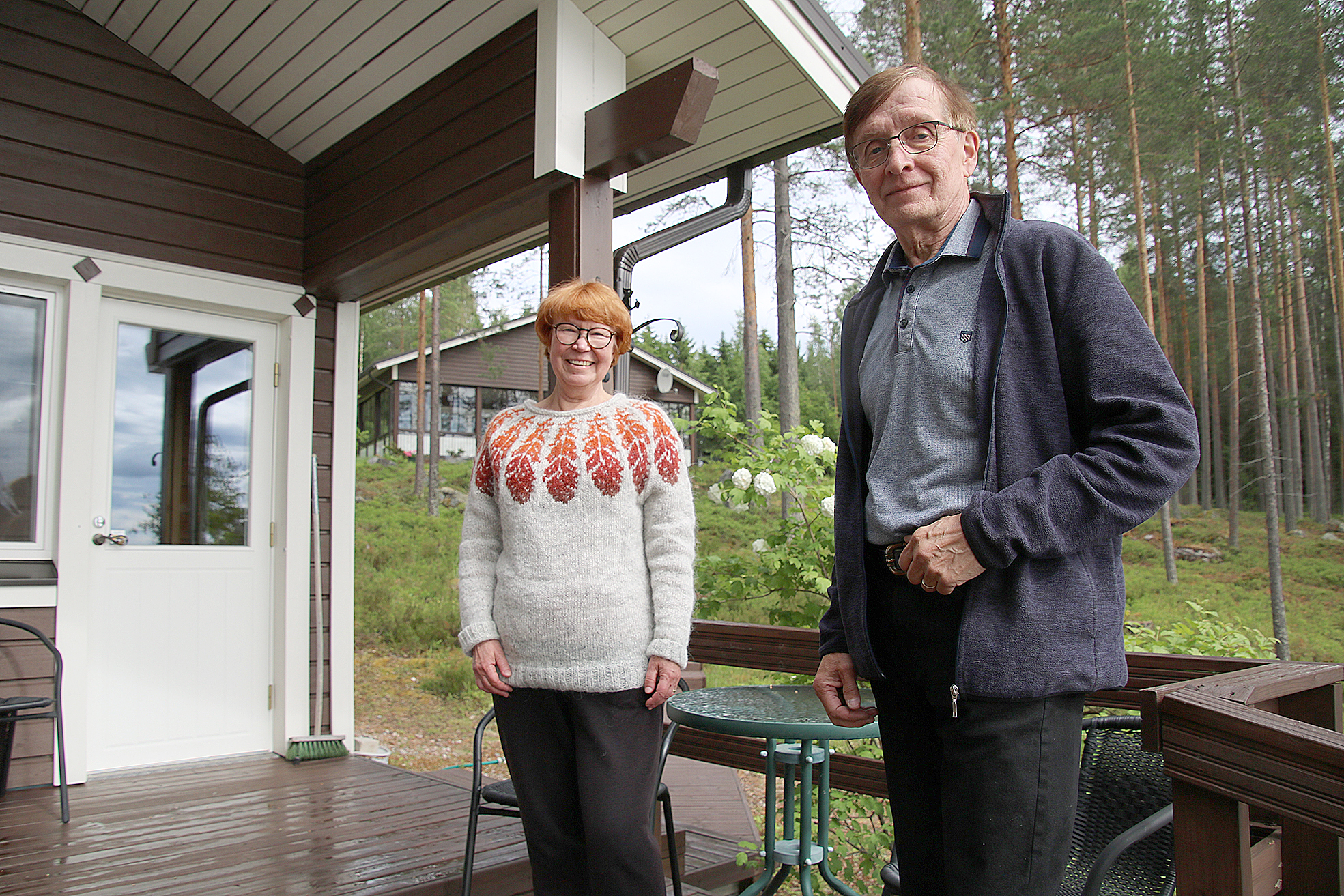 Sielu lepää Honkasaaressa. Uusimaalaiset Anne Weltner ja Teuvo Parviainen ovat enemmän kuin kesäasukkaita kakkoskodissaan Juuassa.