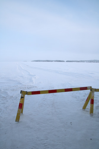 Kolin ja Vuonislahden välillä normaalitalvina ylläpidettävää jäätietä ei avata tänä talvena. VS-arkistokuva