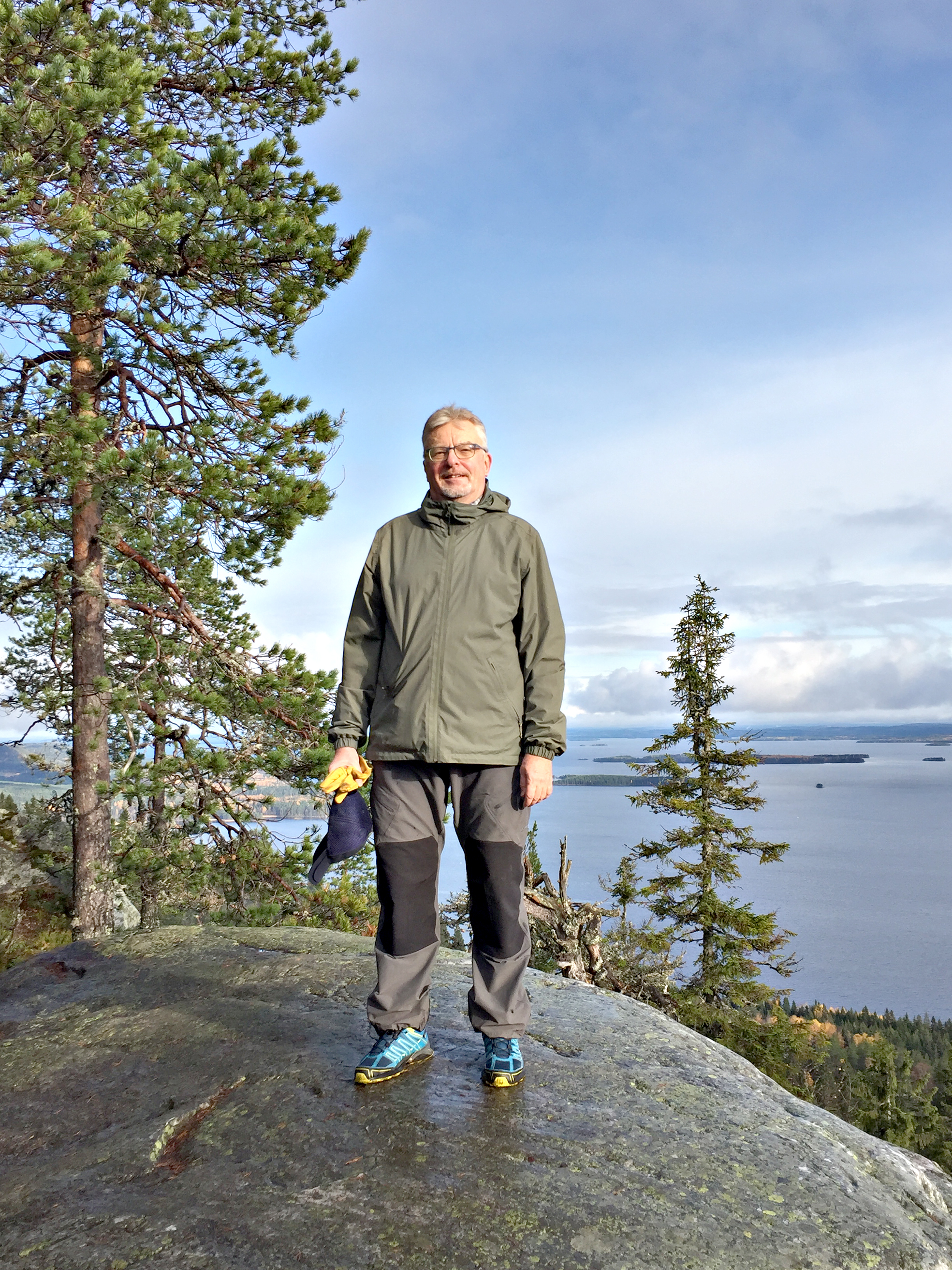 Jyrki vaeltaa mielellään Kolin maisemissa. Kuva: Linda Teeriaho