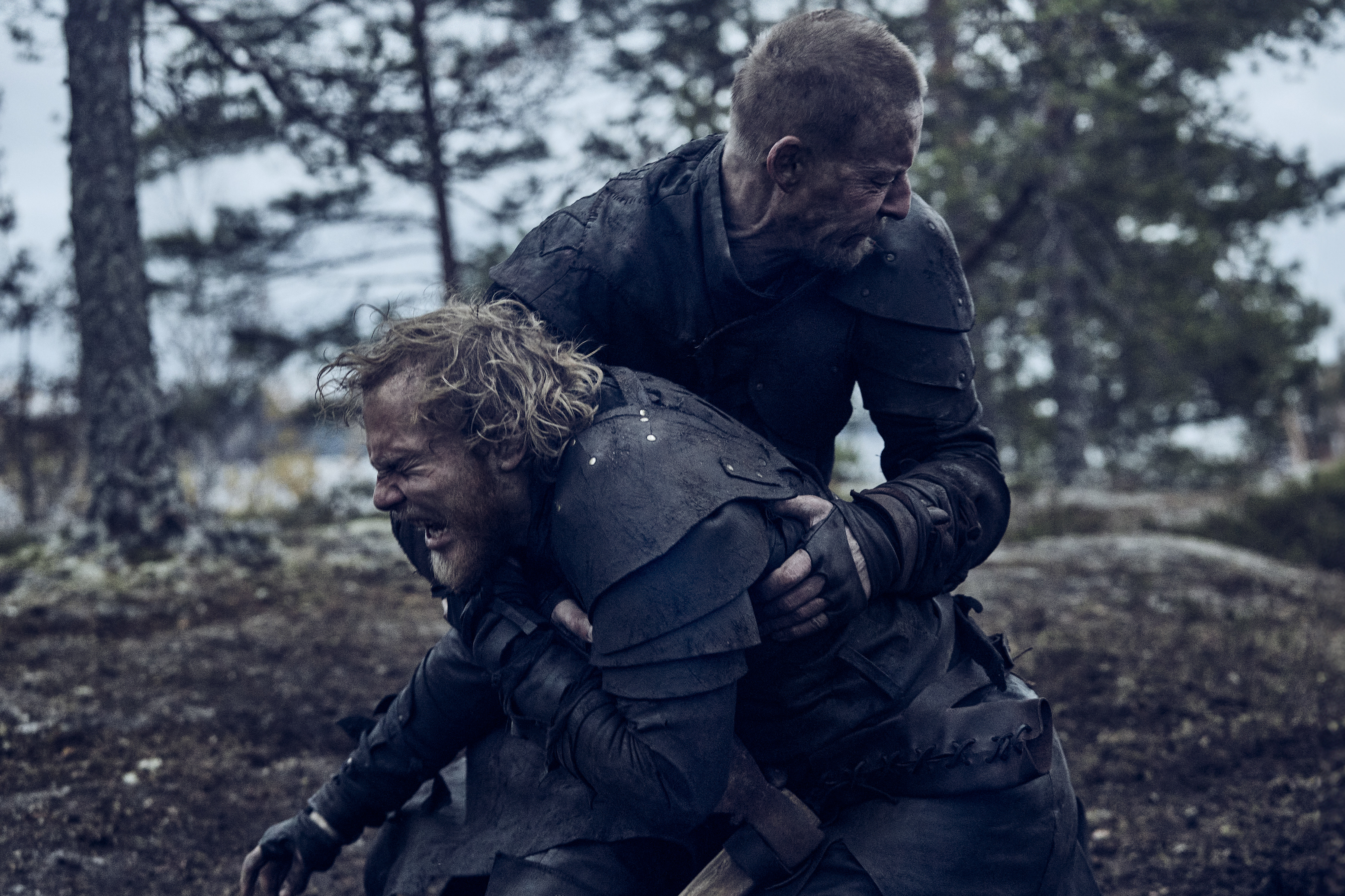 Elias Salonen (Kullervo) ja Eero Aho (Untamo) näyttelevät pääosia Kalevala:Kullervon tarina-elokuvassa, jota on kuvattu Kolin maisemissa.