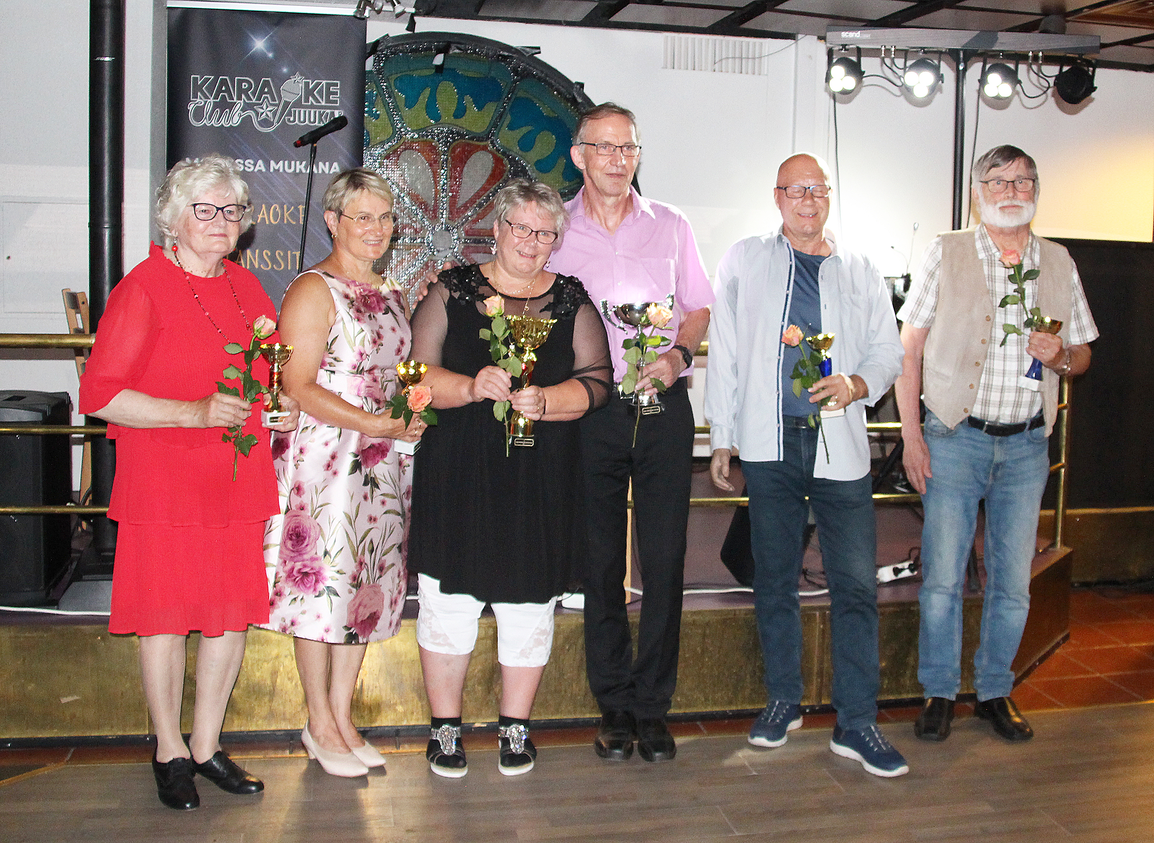 +50- sarjojen voittajat Helmi Turunen, Marja Mäkkeli, (1.) Marja Mertanen, (1.) Lassi Kirjavainen, Kari Sormunen ja Markku Korpinen.