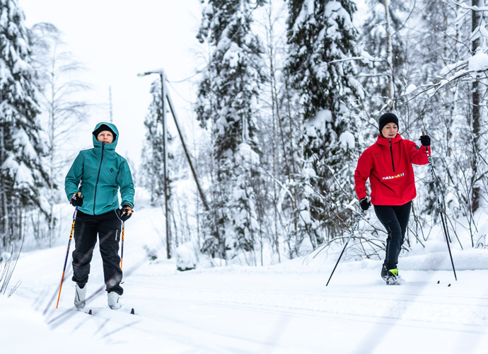 Kolin hiihtoladuissa on valinnan varaa, niin vaikeusasteen kuin pituudenkin suhteen. Kuvat LieKe oy