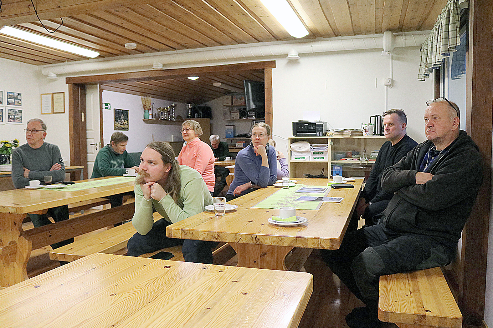 Kajoon Timanttituvalla kajoolaiset ja petrovaaralaiset kertoivat ajatuksistaan kylien kehittämiseksi.