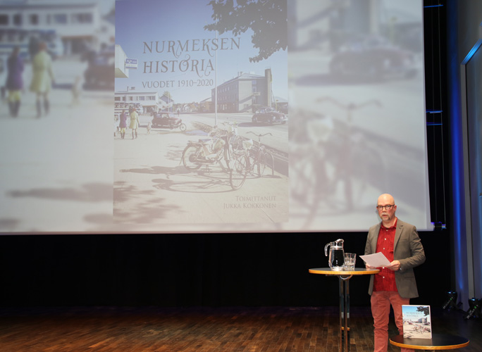 Nurmeksen historian päätoimittaja, yliopistotutkija, Suomen historian dosentti ja filosofian tohtori Jukka Kokkonen syntyi Nurmeksessa 1963. Hän työskentelee Itä-Suomen yliopiston Karjalan tutkimuslaitoksella.