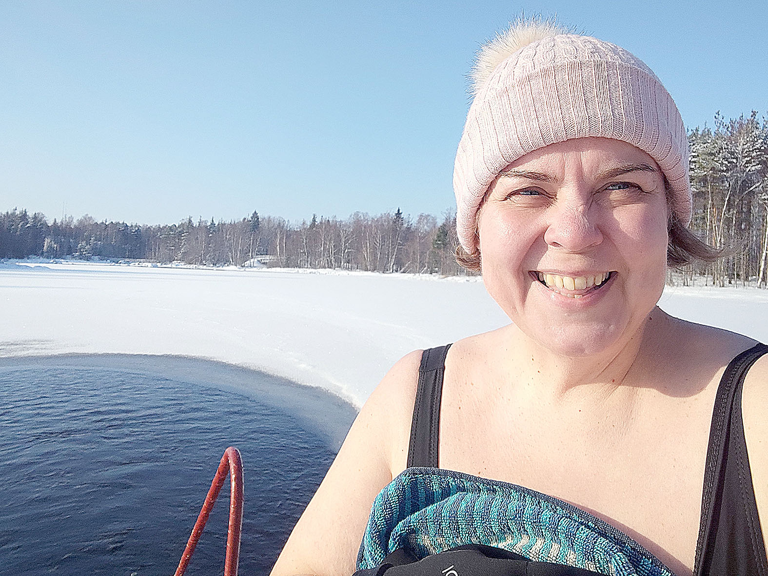 Paitsi valokuvaaja, Päivi Konttinen kertoo olevansa intohimoinen avantouimari. Häneltä onkin tulossa aiheeseen liittyvä kirja ensi talvena.