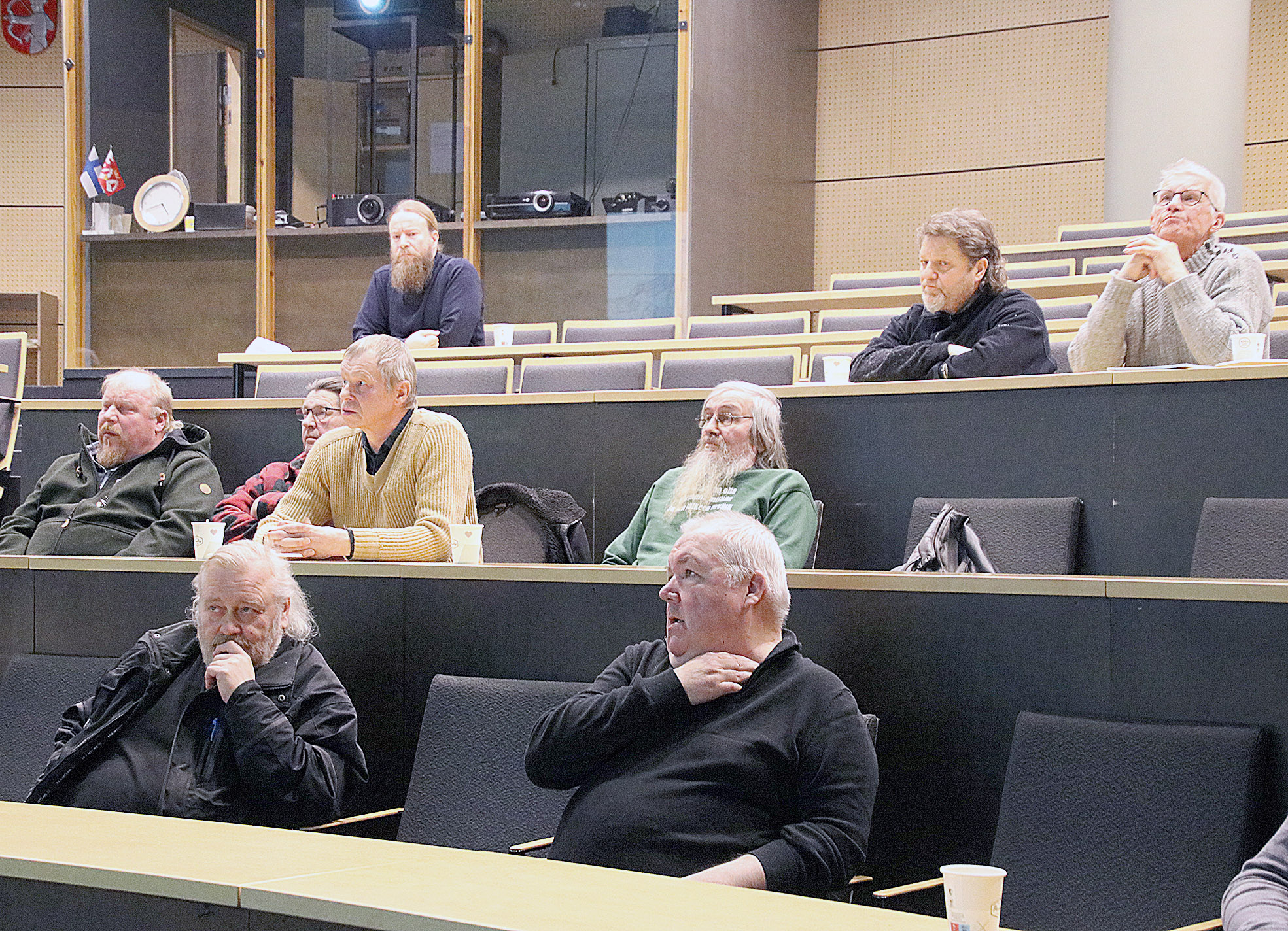 Luontokeskus Ukossa alkuvuodesta järjestetyssä yleisötilaisuudessa vastustettiin paikoin hyvinkin äänekkäästi suunnitelmia liittyen uusiin, matkailua palveleviin rakennushankkeisiin Loma-Kolilla. VS-arkistokuva/Juha-Matti Junkkari