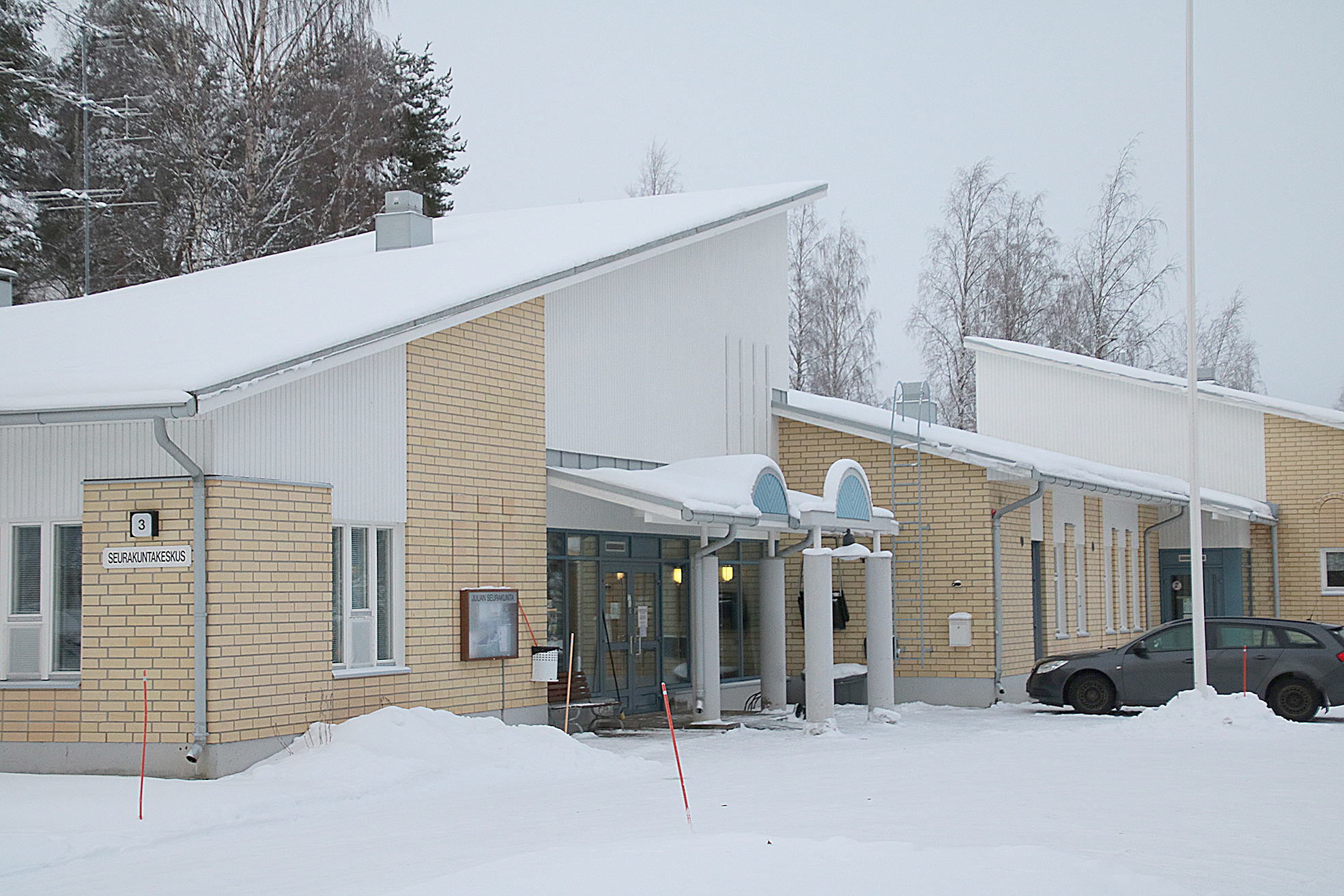 Alkaneen vuoden suurimpiin investointeihin Juuan seurakunnalla kuuluu seurakuntakeskuksen katon korjaustyöt.