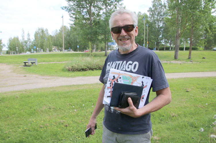 Hiekanveiston SM-kisojen kilpailun johtaja Tapio Vartiainen uskoo, että Juukaan saadaan hyvät kisat parhaimpaan turistiaikaan heinäkuussa. Kilpailupaikkana on kuvassa näkyvä keskuspuisto.