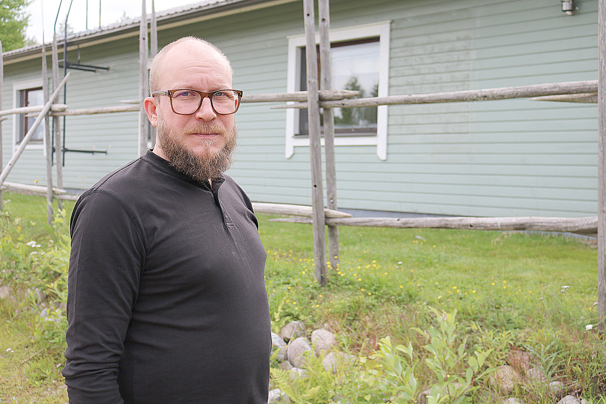 Kotona Polvelassa Teemu Mustosella on hyvät edellytykset hoitaa niin juristin tehtäviä kuin valmistautua tuleviin kunnallispoliittisiin koitoksiin.