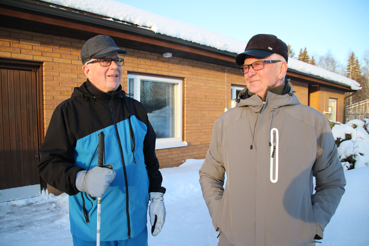 Arttu Miettinen (oik.) ja Erkki Miettinen eivät ole sukulaisia, jos ei lasketa, että heidän lapset ovat keskenään naimisissa. Ystävyys on tästäkin syystä vain lujittunut vuosikymmenten saatossa.